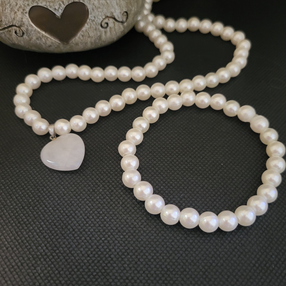 Classic White Pearl Necklace with Heart Pendant
